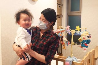 4.女性受付スタッフがお子様を見ます　ママのサポサポートもできます